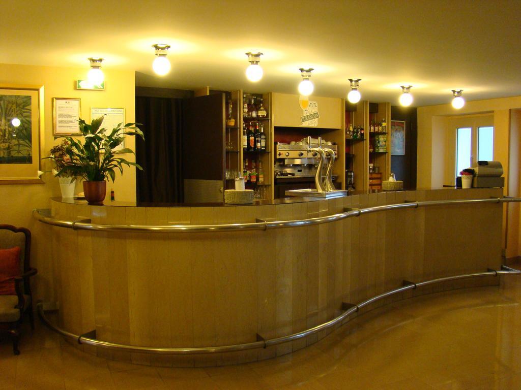 Hotel Saint Sebastien Лурд Экстерьер фото