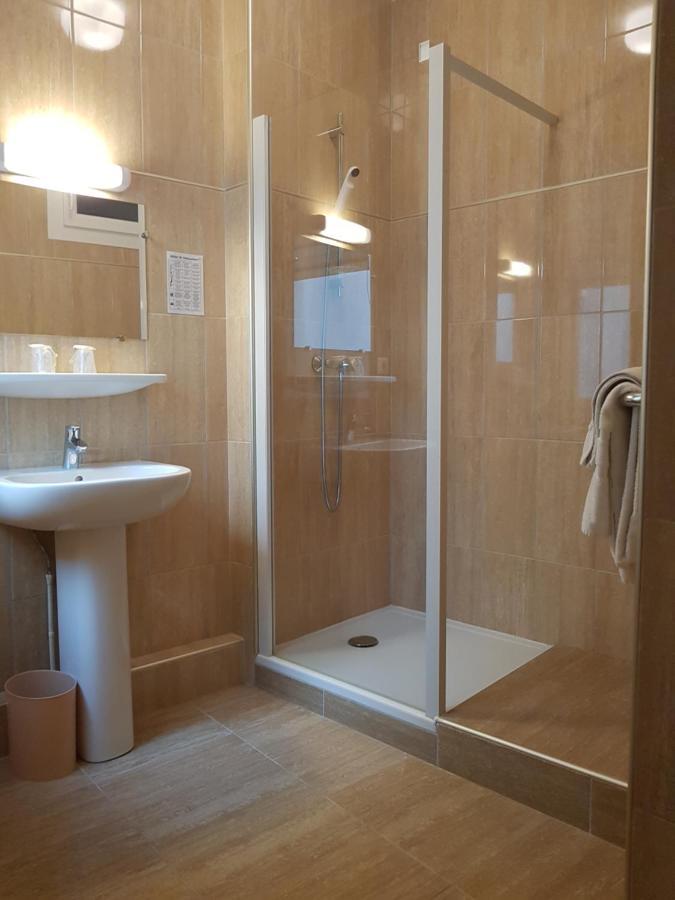 Hotel Saint Sebastien Лурд Экстерьер фото